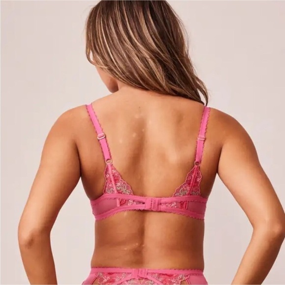 NWT LOUNGE Leelah Bra and matching garter Set Hot Pink Lace Embroidered - Picture 6 of 9